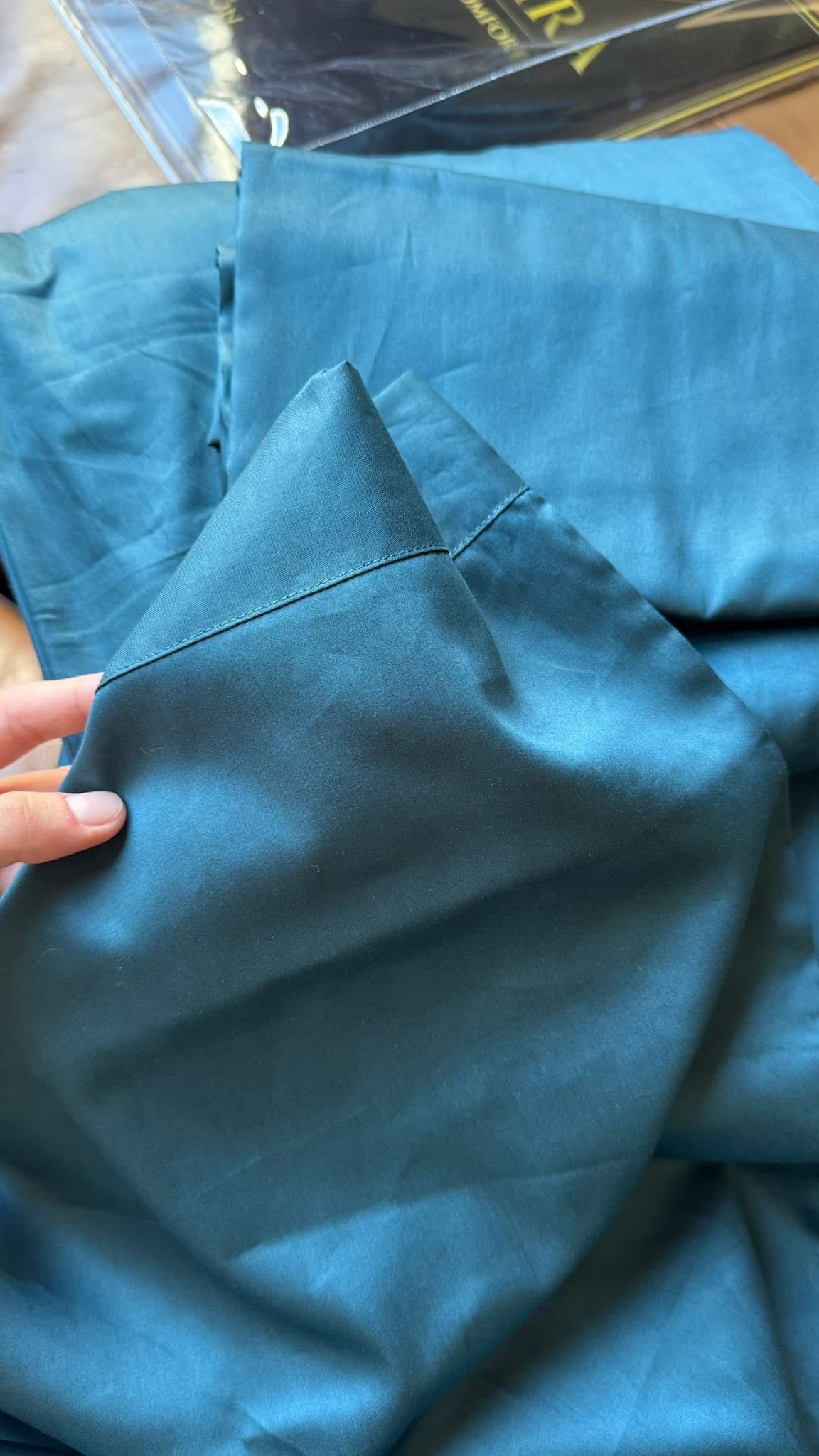 Carlos Rodríguez con sábanas Velleira