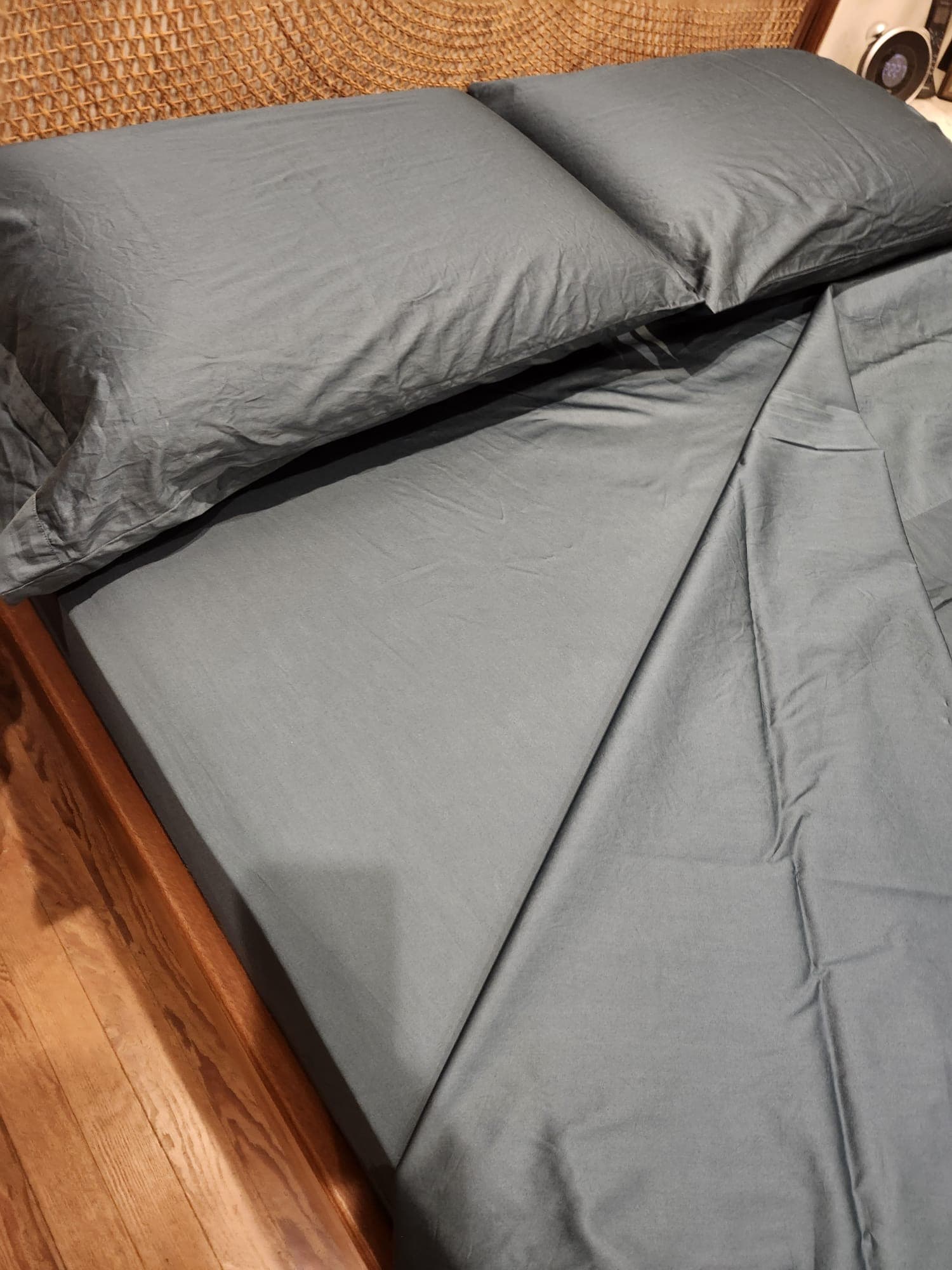 Andrea con sábanas Velleira